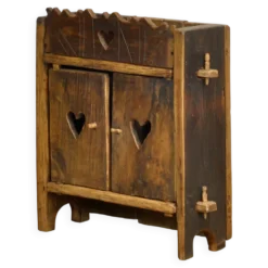 Cabinet d'art populaire roumain, vers 1950