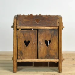 Cabinet d'art populaire roumain, vers 1950