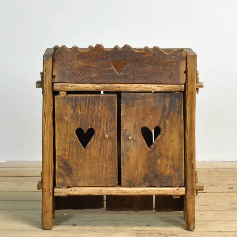 Cabinet d'art populaire roumain, vers 1950