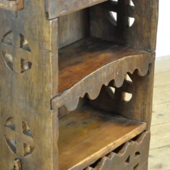 Cabinet d'art populaire roumain, vers 1950