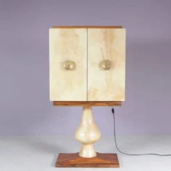 Cabinet de bar Aldo Tura en peau de chèvre sur piédestal, années 1960