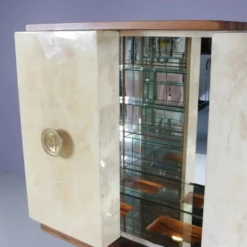 Cabinet de bar Aldo Tura en peau de chèvre sur piédestal, années 1960