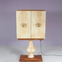 Cabinet de bar Aldo Tura en peau de chèvre sur piédestal, années 1960