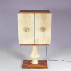 Cabinet de bar Aldo Tura en peau de chèvre sur piédestal, années 1960