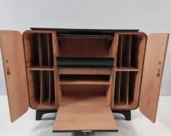 Cabinet de bar Art Déco par Jindrich Halabala pour Up Závody, années 1940.