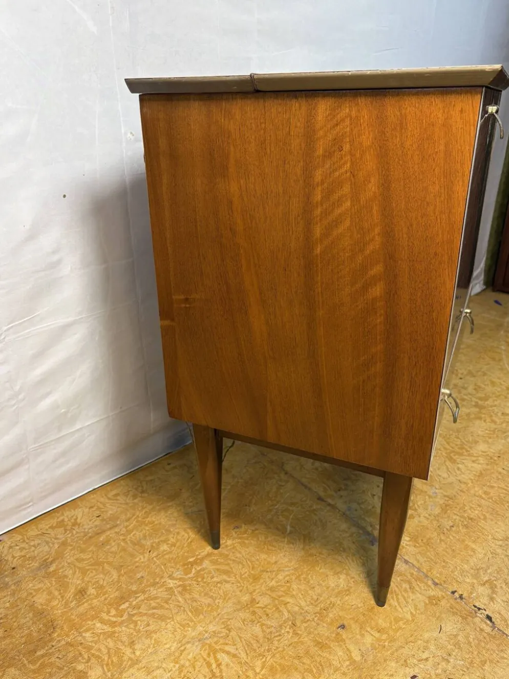 Cabinet de bar cocktail en teck et stratifié rétro des années 50-60