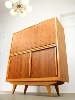 Cabinet de bar en bois scandinave moderne du milieu du siècle, années 1950