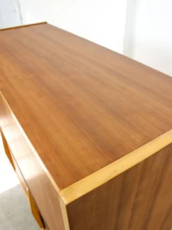 Cabinet de bar en bois scandinave moderne du milieu du siècle, années 1950