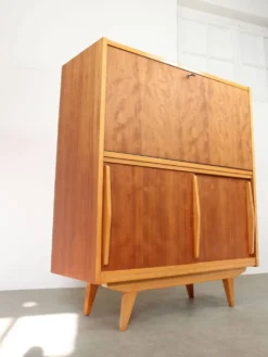 Cabinet de bar en bois scandinave moderne du milieu du siècle, années 1950