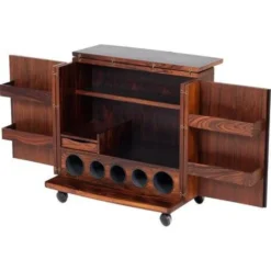Cabinet de bar en palissandre danois par Illum Wikkelsø, années 1960