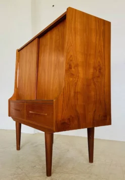 Cabinet de bar en teck danois vintage des années 1960
