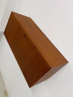 Cabinet de bar en teck par Kai Kristiansen pour Feldballes, années 1960.