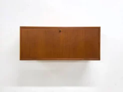 Cabinet de bar en teck par Kai Kristiansen pour Feldballes, années 1960.