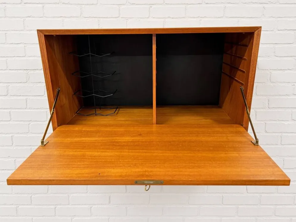 Cabinet de bar en teck par Poul Cadovius pour Cado, années 1960.