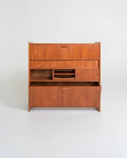 Cabinet de bar en teck “SK661” par Johannes Andersen pour J. Skaaning & Søn, années 1960.