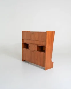 Cabinet de bar en teck “SK661” par Johannes Andersen pour J. Skaaning & Søn, années 1960.