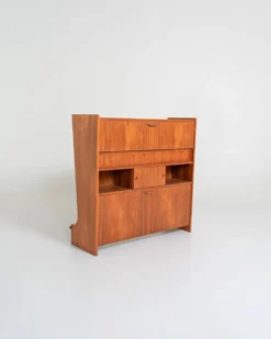 Cabinet de bar en teck “SK661” par Johannes Andersen pour J. Skaaning & Søn, années 1960.