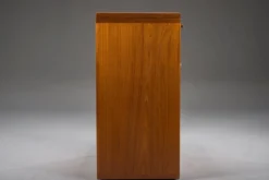 Cabinet de bar en teck vintage par Reno Wahl Iversen pour Dyrlund, Danemark, années 1960.
