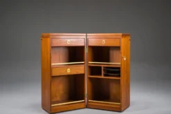 Cabinet de bar en teck vintage par Reno Wahl Iversen pour Dyrlund, Danemark, années 1960.