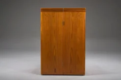 Cabinet de bar en teck vintage par Reno Wahl Iversen pour Dyrlund, Danemark, années 1960.