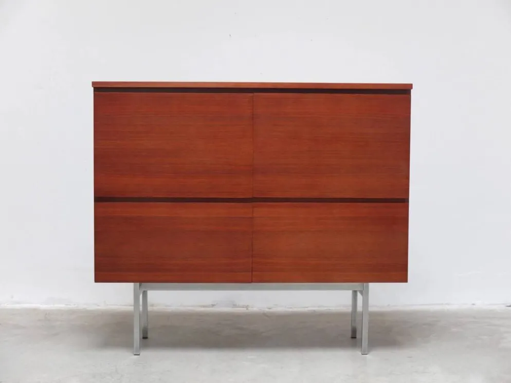 Cabinet de bar minimaliste par Meubelfabriek Aurora, années 1960