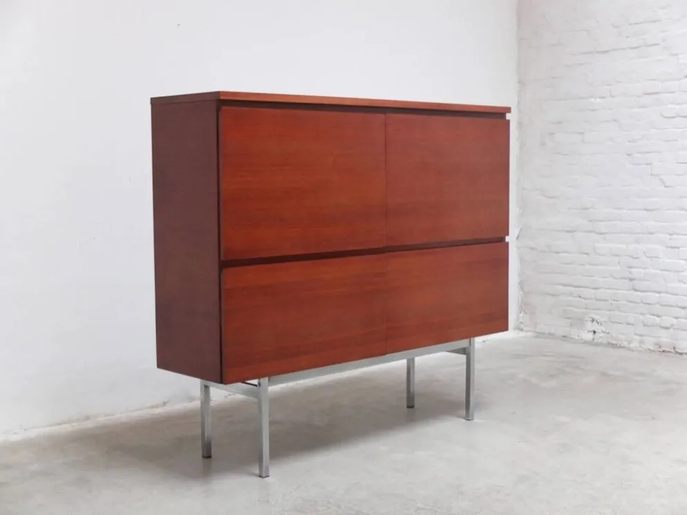 Cabinet de bar minimaliste par Meubelfabriek Aurora, années 1960