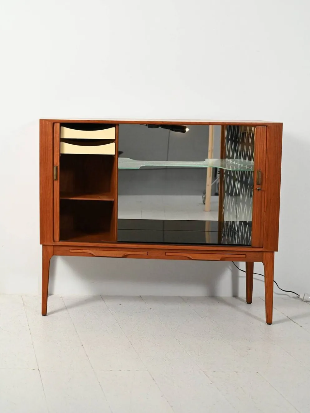 Cabinet de bar scandinave par Kurt Østervig