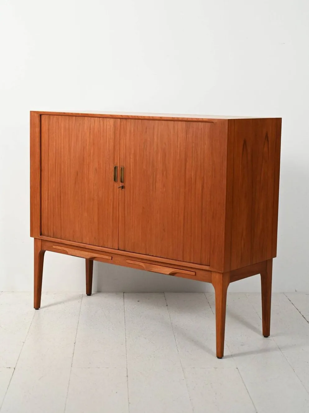 Cabinet de bar scandinave par Kurt Østervig