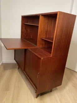 Cabinet de bar vintage des années 50 / Buffet modernisme d'Europe de l'Est