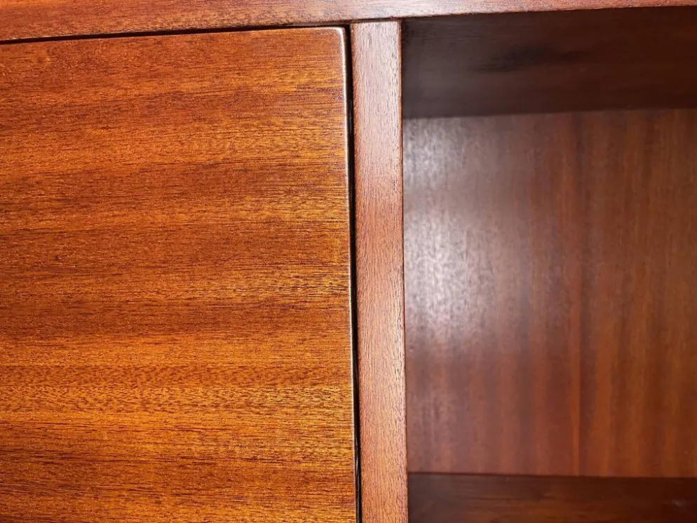 Cabinet de bar vintage des années 50 / Buffet modernisme d'Europe de l'Est
