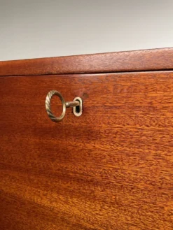 Cabinet de bar vintage des années 50 / Buffet modernisme d'Europe de l'Est