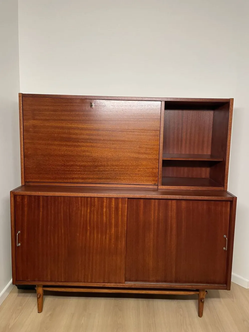 Cabinet de bar vintage des années 50 / Buffet modernisme d'Europe de l'Est