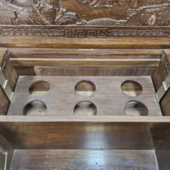 Cabinet de bar vintage en teck thaïlandais / asiatique / meuble à boissons
