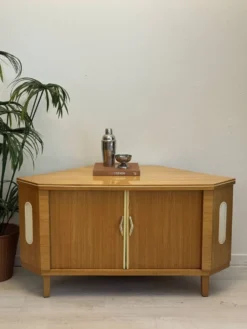 Cabinet de bar vintage « speakeasy »