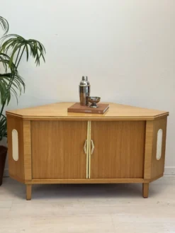 Cabinet de bar vintage « speakeasy »