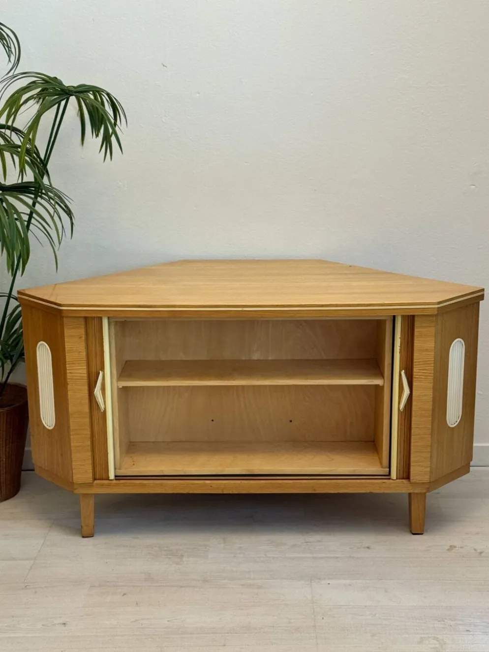 Cabinet de bar vintage « speakeasy »
