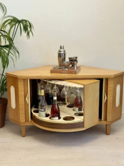 Cabinet de bar vintage « speakeasy »