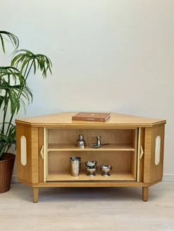 Cabinet de bar vintage « speakeasy »