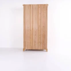 Cabinet de chambre – pieds ronds – bois de pin – porte avant et tiroir – début des années 1900