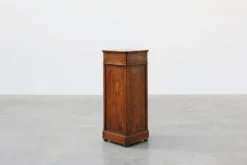Cabinet de chevet en noyer Art Déco, Belgique, années 1920