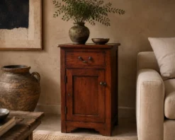 Cabinet de chevet en noyer rustique, années 1980