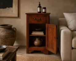 Cabinet de chevet en noyer rustique, années 1980