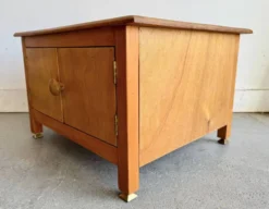 Cabinet de chevet vintage