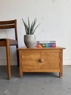 Cabinet de chevet vintage