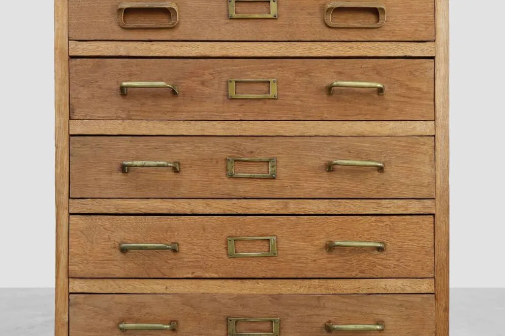 Cabinet de classement en chêne industriel avec poignées en laiton, Royaume-Uni, années 1920