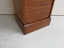 Cabinet de classement vintage avec rideau roulant