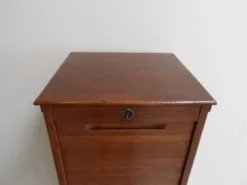 Cabinet de classement vintage avec rideau roulant