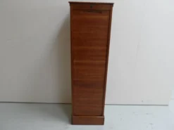 Cabinet de classement vintage avec rideau roulant