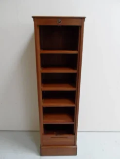 Cabinet de classement vintage avec rideau roulant