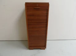 Cabinet de classement vintage avec rideau roulant